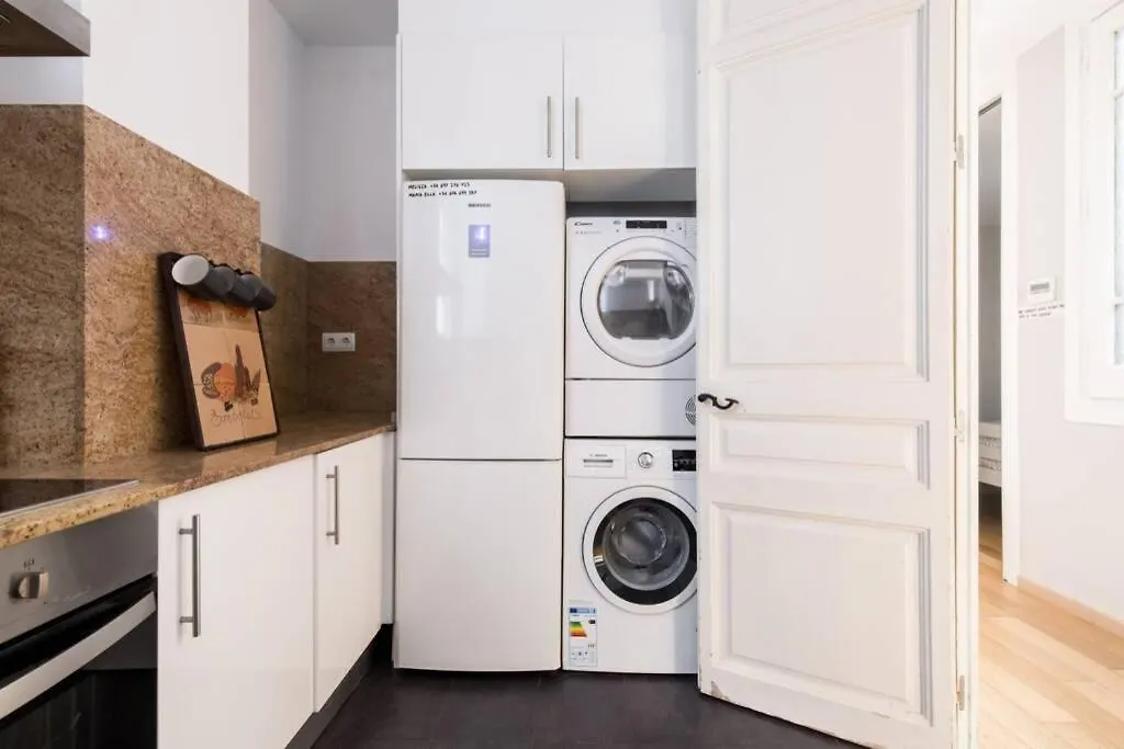 Beautiful & Central Flat Near Sagrada Familia Apartment Barcelona 0*,  Spain